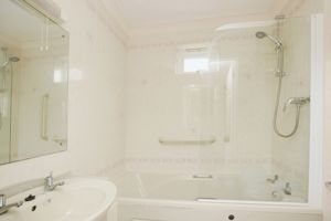 BATHROOM- click for photo gallery